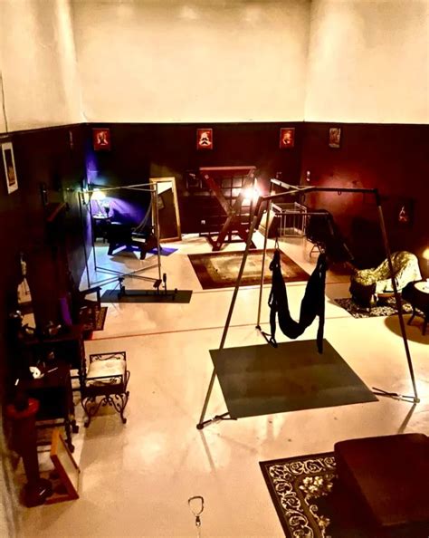 erotic hotel|InnThrall – Your Kinky B&B – Private, Sex.